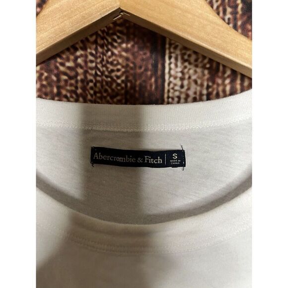 Abercrombie & Fitch Womens White Long Sleeve Lightweight Sweater Size Small - Picture 3 of 3